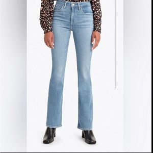 725 High-Waist Bootcut Jeans